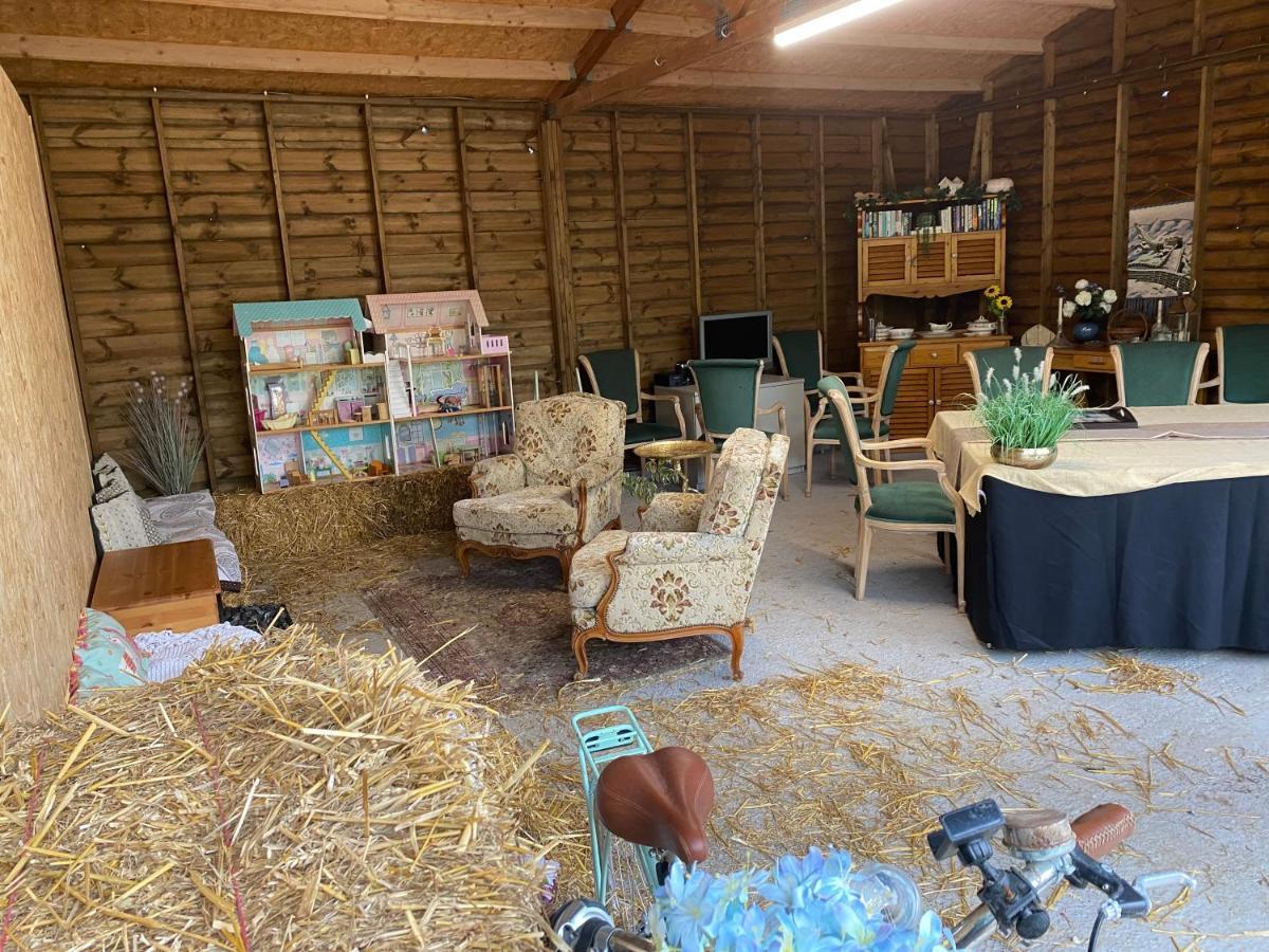 The Piggery Pod Hotel Sittingbourne Eksteriør billede